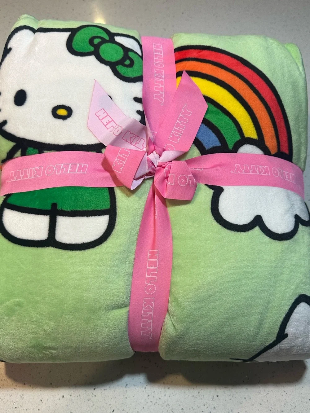 New! Hello Kitty Lucky Rainbow Plush Blanket Full/Queen 90x90 NWT Sanrio NWT